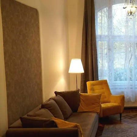 Heart Of Kazimierz 3 Bed, 2 Bath & Balcony Apartment