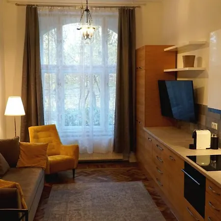 Heart Of Kazimierz 3 Bed, 2 Bath & Balcony *